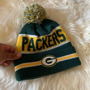 Packets new Era beanie